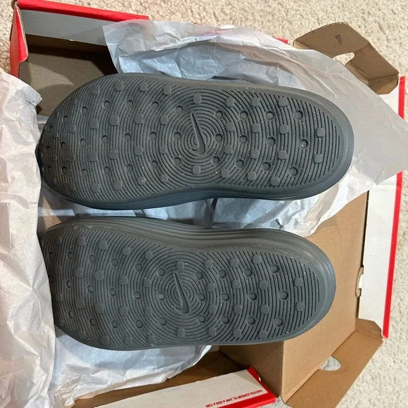 Nike ReactX Rejuven8 'Smoke Grey' - Picture 5 of 5